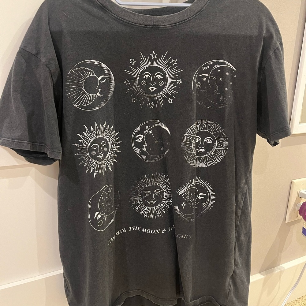 hollister graphic tee
